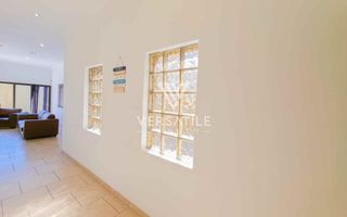 4 Bedroom House For Sale in Long Beach
