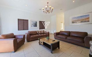 4 Bedroom House For Sale in Long Beach