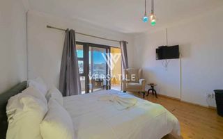 4 Bedroom House For Sale in Long Beach