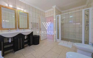 4 Bedroom House For Sale in Long Beach