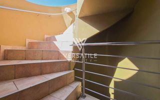 4 Bedroom House For Sale in Long Beach