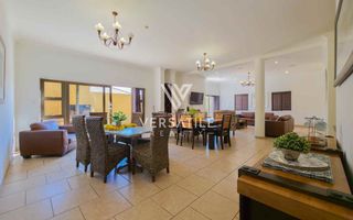 4 Bedroom House For Sale in Long Beach