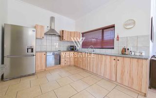 4 Bedroom House For Sale in Long Beach