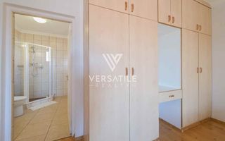 4 Bedroom House For Sale in Long Beach
