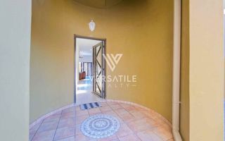 4 Bedroom House For Sale in Long Beach