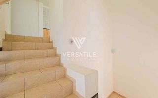 4 Bedroom House For Sale in Long Beach