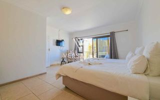 4 Bedroom House For Sale in Long Beach