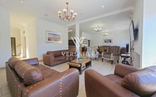 4 Bedroom House For Sale in Long Beach