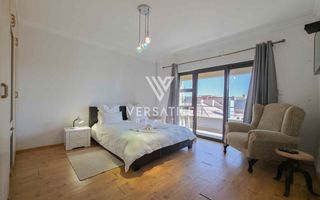 4 Bedroom House For Sale in Long Beach