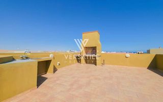 4 Bedroom House For Sale in Long Beach