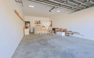 4 Bedroom House For Sale in Long Beach