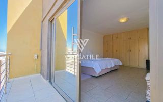 4 Bedroom House For Sale in Long Beach