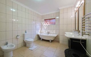 4 Bedroom House For Sale in Long Beach