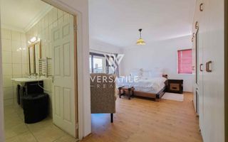 4 Bedroom House For Sale in Long Beach