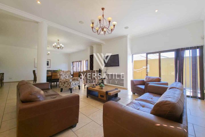 4 Bedroom House For Sale in Long Beach