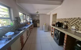 6 Bedroom House For Sale in Suiderhof, Windhoek