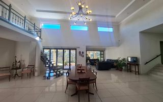 6 Bedroom House For Sale in Suiderhof, Windhoek