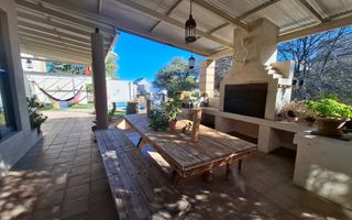 6 Bedroom House For Sale in Suiderhof, Windhoek
