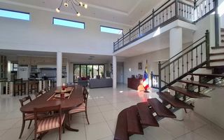 6 Bedroom House For Sale in Suiderhof, Windhoek
