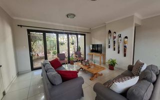 6 Bedroom House For Sale in Suiderhof, Windhoek