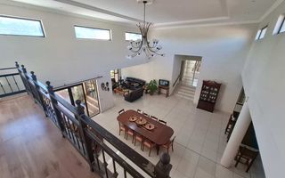 6 Bedroom House For Sale in Suiderhof, Windhoek