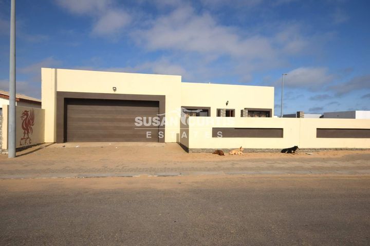 3 Bedroom House For Sale in Walvis Bay Central