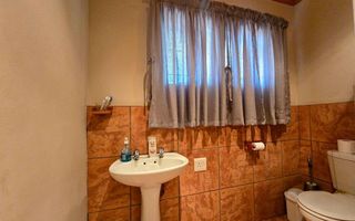 7 Bedroom Small Holding / Plot For Sale in Usakos
