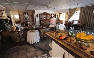 4 Bedroom House For Sale in Usakos