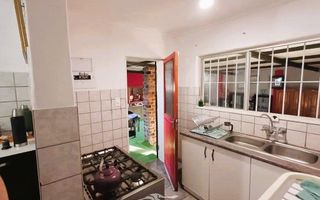 4 Bedroom House For Sale in Usakos