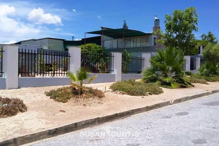 4 Bedroom House For Sale in Usakos