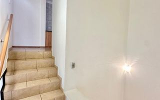 4 Bedroom House For Sale in Long Beach