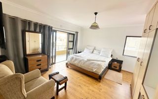 4 Bedroom House For Sale in Long Beach