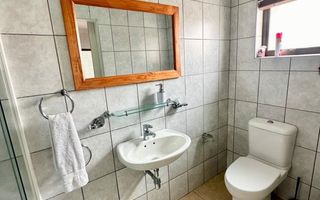 4 Bedroom House For Sale in Long Beach
