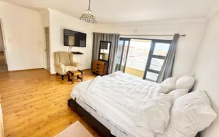 4 Bedroom House For Sale in Long Beach