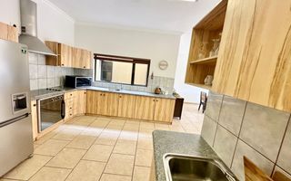 4 Bedroom House For Sale in Long Beach
