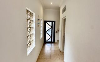 4 Bedroom House For Sale in Long Beach