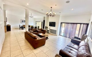 4 Bedroom House For Sale in Long Beach