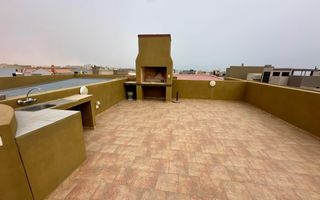 4 Bedroom House For Sale in Long Beach