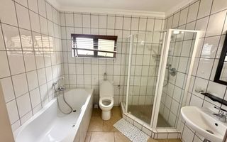 4 Bedroom House For Sale in Long Beach