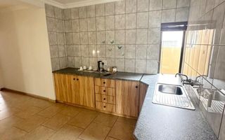 4 Bedroom House For Sale in Long Beach