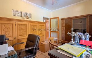 5 Bedroom House For Sale in Otjiwarongo