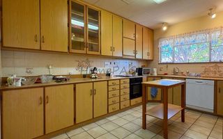 5 Bedroom House For Sale in Otjiwarongo