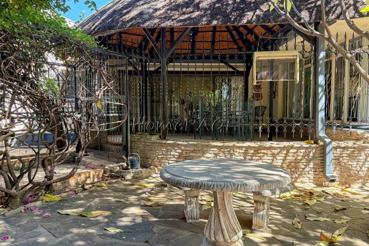 5 Bedroom House For Sale in Otjiwarongo