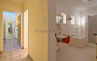 5 Bedroom House For Sale in Otjiwarongo