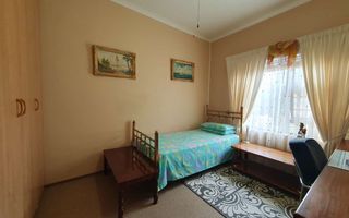 4 Bedroom House For Sale in Henties Bay Central, Henties Bay