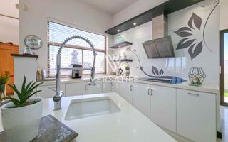 4 Bedroom House For Sale in Afrodite Beach