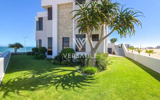 4 Bedroom House For Sale in Afrodite Beach