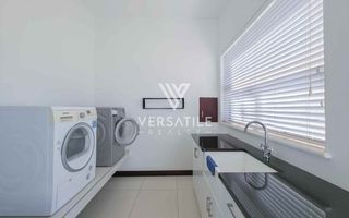 4 Bedroom House For Sale in Afrodite Beach