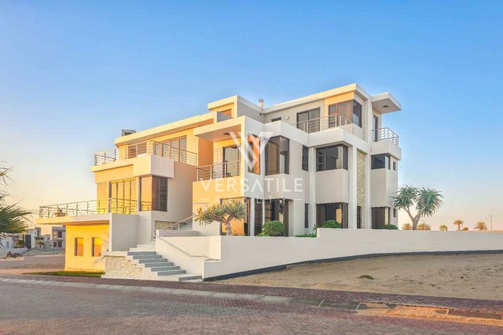 4 Bedroom House For Sale in Afrodite Beach