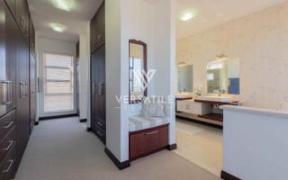 4 Bedroom House For Sale in Afrodite Beach